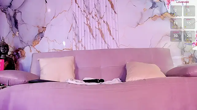 AliceBonnet - spank her ass