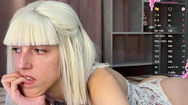 CaliMacKay - show boobs