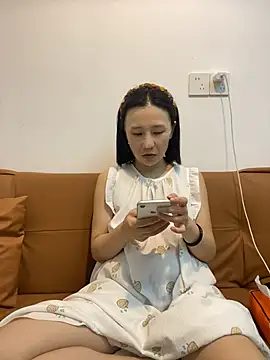 Susu2008 - 裸体站阳台直播10分钟