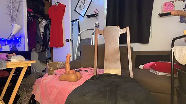 Alluringpixie - Naked 30 and deepthroat/bf 5 min