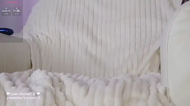 Laurainlove - fingers in tight pussy