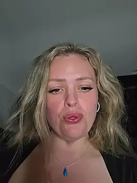 Bridgette03 - Up Close 9" dildo fucking ticket show