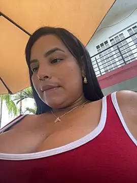 Sara-Vegaa - MAKE ME BIG SQUIRT IN PUBLIC
