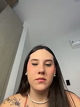 _ISABELLA_HOT_