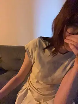 YankiGirl - Hand bra + massage my tits