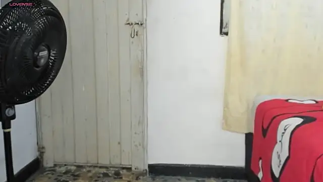 Lara_vela - show naked