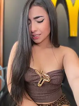 Valentina-gomezz - FUCK ME UNDERTABLE + CUM ORGASM🔥💦