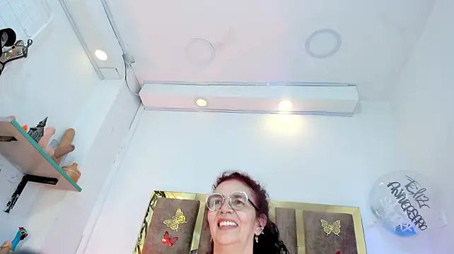 Agatha_ross26 - ice in pussy