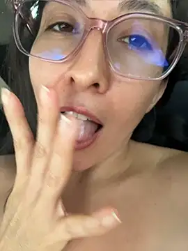 Paula_p07 - Finger pussy in doggy
