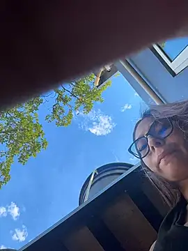 Amira_cute2 - Control lush 3 min+ put 1 finger inside