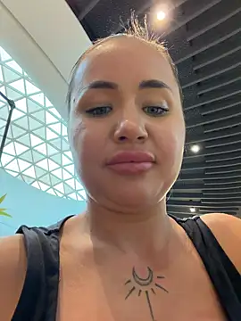 Beautydiamond - Pinch nipples hard front off pipples