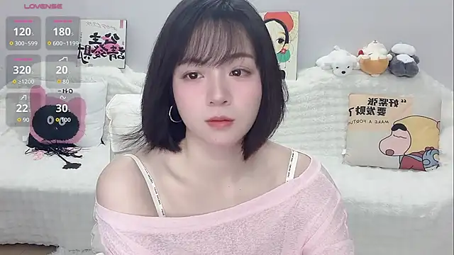 Lucy-8 - 天天开心呀。。。换一套清凉得衣服