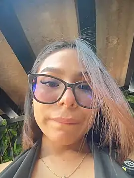 Amira_cute2 - Control lush 3 min+ put 1 finger inside