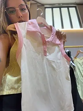 Valeria-escobar - FUCK ME HIDDEN BETWEEN THE CLOTHES