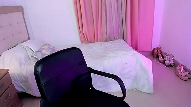 Vale_kross - MILK ON MY TITS