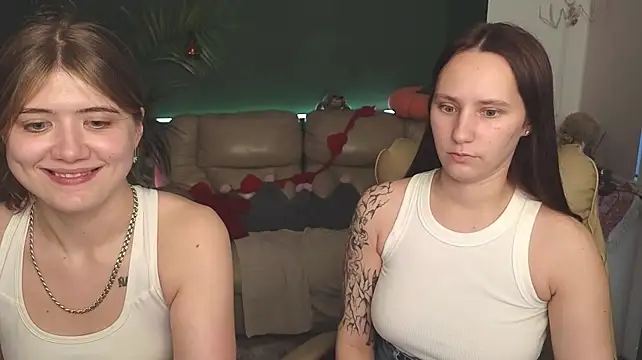 HotCaramellsTV - KISSING +:gift:4LT