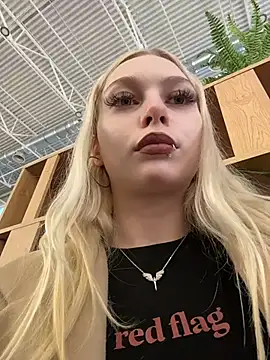 AngelinaTous - I'll show my boobs on the street 🔥