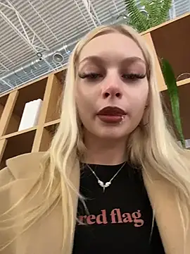 AngelinaTous - I'll show my boobs on the street 🔥