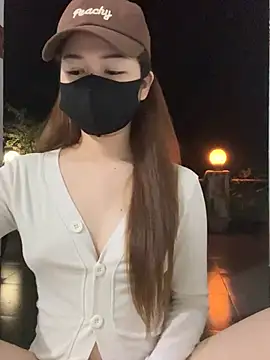 My_Melodyy - Make me cum pussy in public garden 🪴 😈