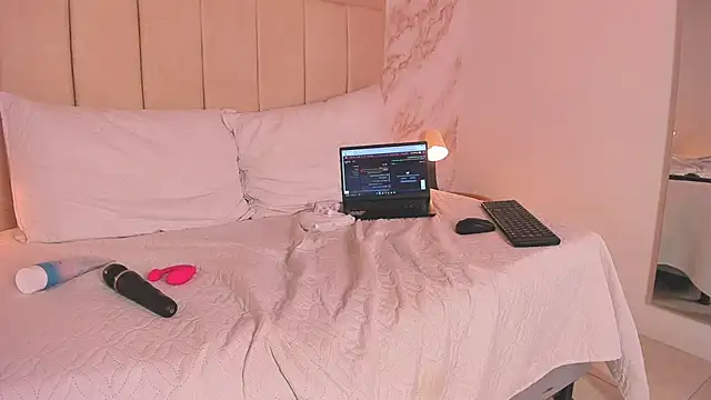Catalina_222 - Leave my red ass