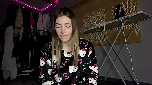 Simmisweet - stay only in panties