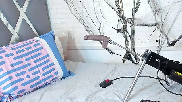 Milf_Lucy69 - rub pussy