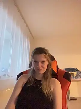 MaryHiggins - Licking nipples