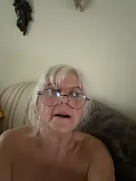 HotGrandma70 - 🍑Doggy Position und Arsch Klatschen