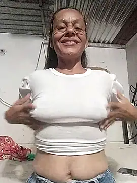Britany_G - Agua por mi vagina