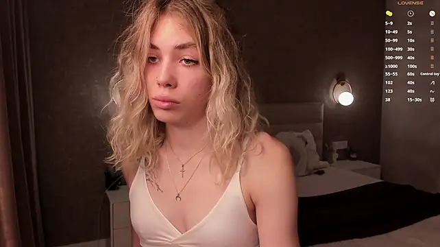 Leila_Vanilla - open tits and play with nipples