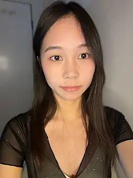 Anna-a - 完成目标，24小时内打赏最多的前三位哥哥每人一张美照诱惑
