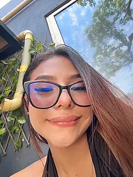 Amira_cute2 - FUCK DILDO IN PUBLIC 😈