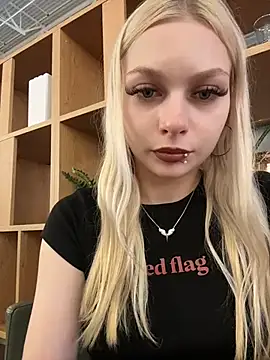AngelinaTous - I'll show my boobs on the street 🔥