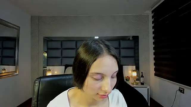 Emilia_Jonnes - Flash tits 🍒+kiss
