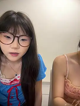 QIQI-QIQI-01 - 排卵期小母狗 想被哥哥操 绝活展示