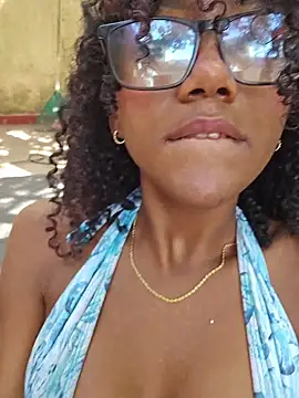 Lucia_Milano - Riding my DILDO +domi CONTROL x5mn🕹️