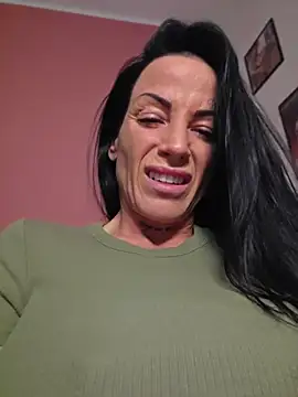 EmilyDiazofficial - Show boobs 5min