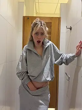 PollyLolly - Show my panties ON THE BUS