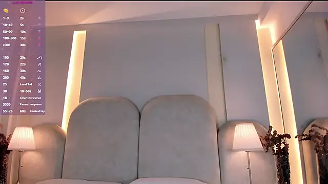 Alicia_Monroe_ - Squeeze boobs