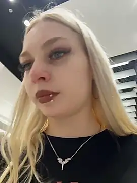 AngelinaTous - I'll show my boobs on the street 🔥