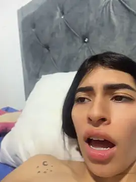 _Zahiira_ - Dildo in pussy🥵