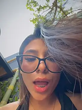 Amira_cute2 - Control toy 7 min +Make me wet