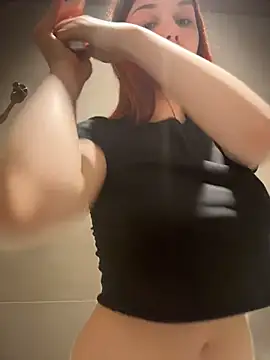 SaintMaya - Twerking without panties🍓💕
