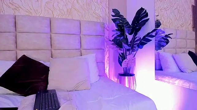 GinaSalanne - Bounce my boobs in ur face