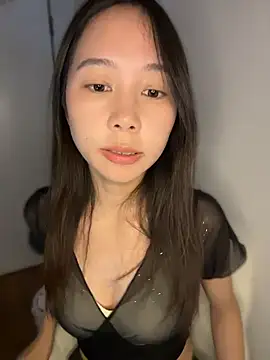 Anna-a - 完成目标，24小时内打赏最多的前三位哥哥每人一张美照诱惑