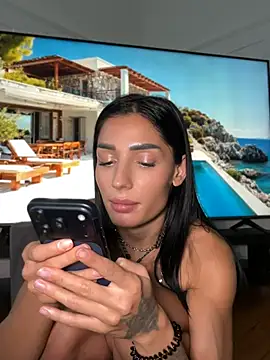 Vicky_luxe