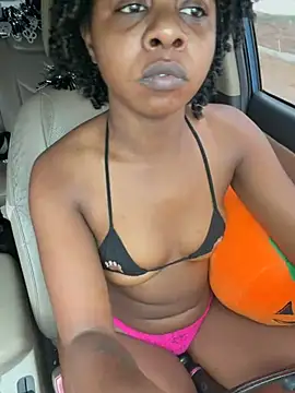Ebony_Queeenx - Quick squirt + flash boobs + spread ass