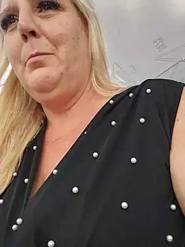 BecciDeluxe - WhatsApp 1 month