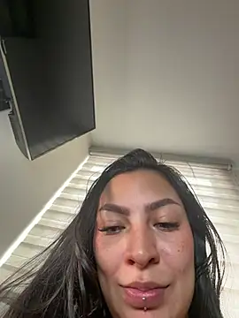 Eliz_hot5 - Show tits