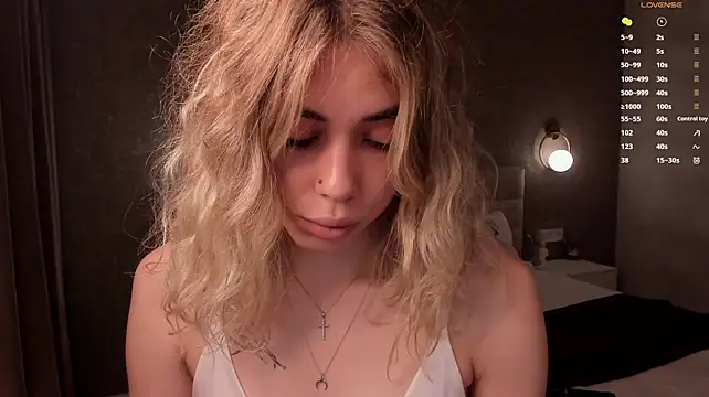 Leila_Vanilla - open tits and play with nipples